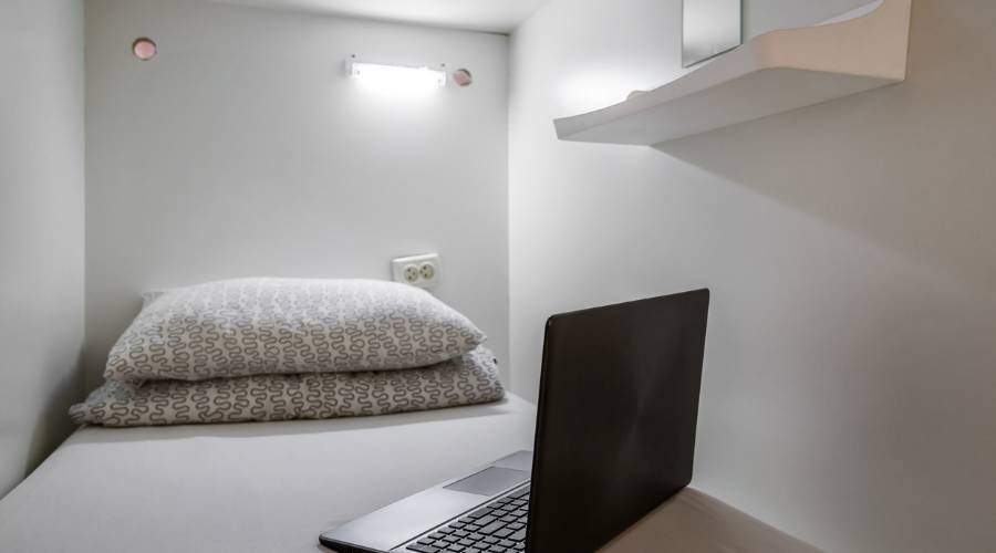 CAPSULE-HOTEL-NEAR-ME